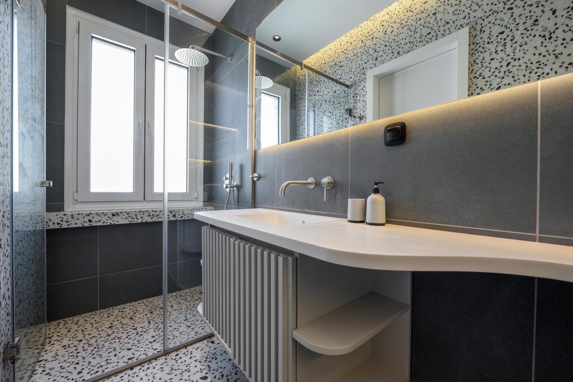 King Apartment Thessaloniki By Luxlikehome เทสซาโลนิกิ ภายนอก รูปภาพ